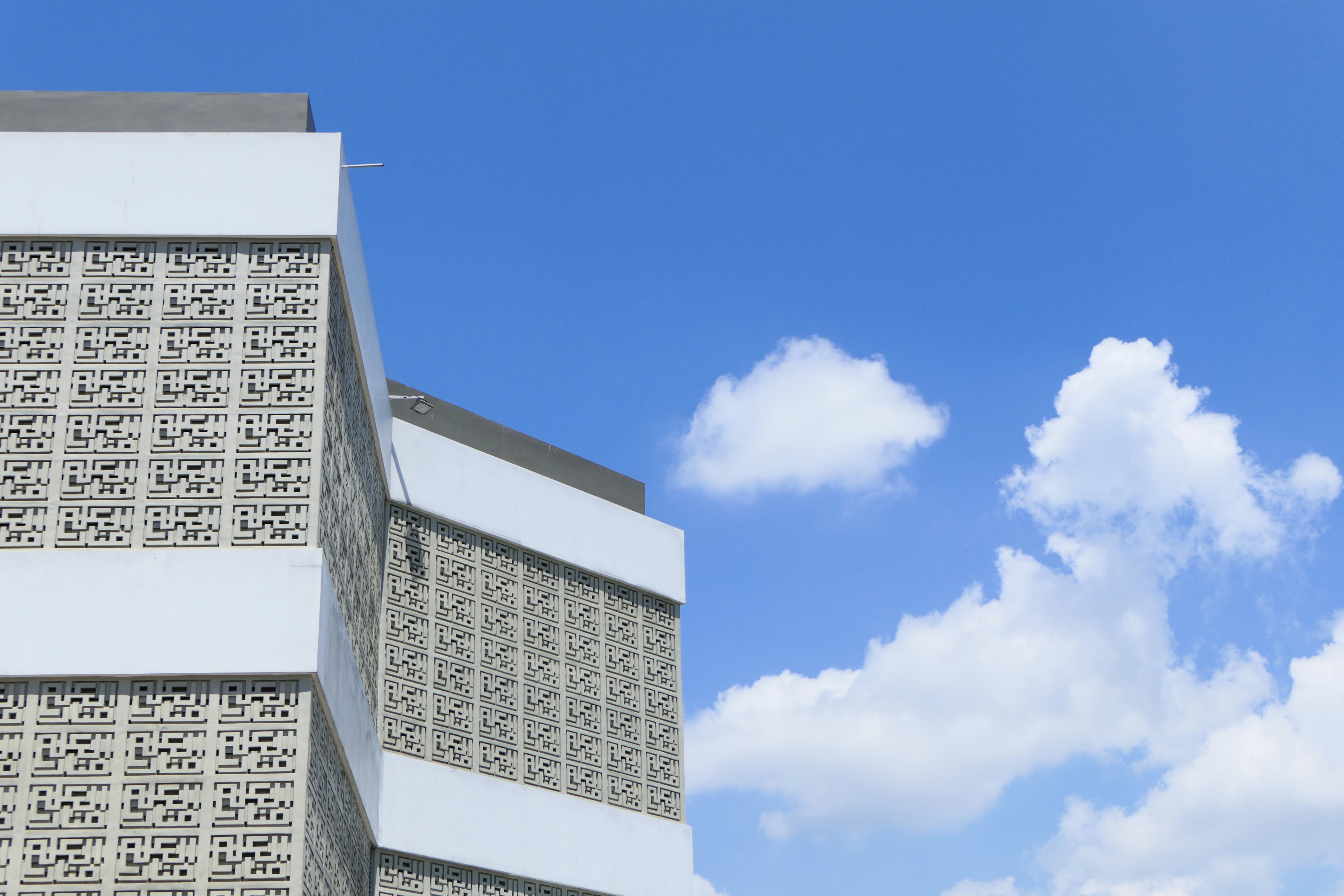 USIA BERAPA ANAK DIAJAK SHALAT KE MASJID