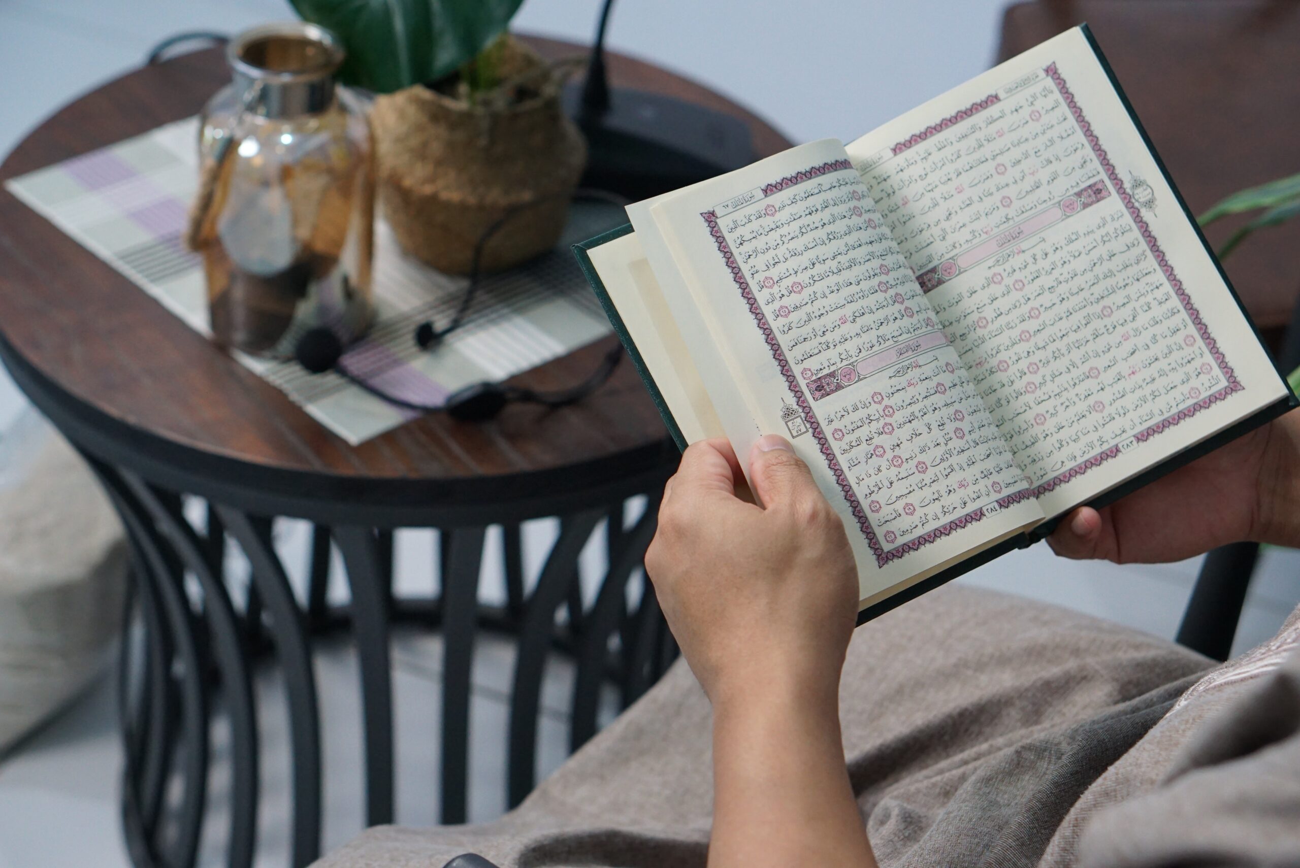 BAB: PERINTAH UNTUK MENJAGA (HAFALAN) AL-QUR’AN DAN PERINGATAN DARI MELUPAKANNYA [BAG 1]